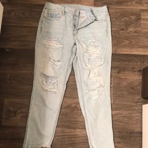 American eagle distressed TOMGIRL jeans